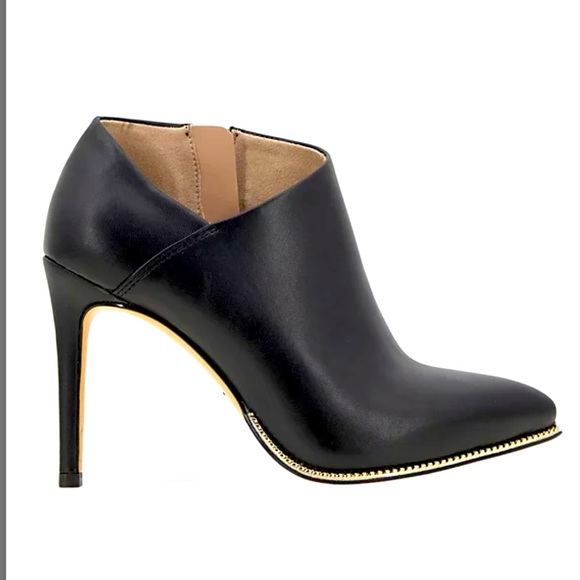 BCBGeneration Shoes - BCBGeneration Hadix Fancy pointed Toe Ankle Boots and Shoes Black Size 6.5